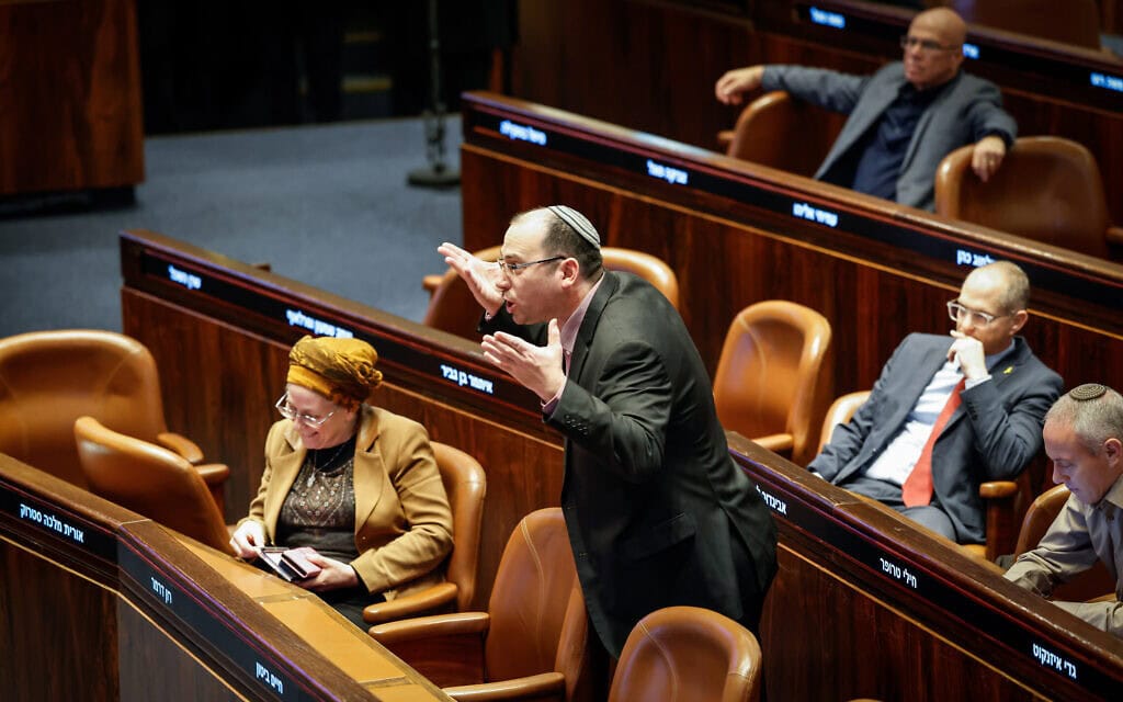 חבר הכנסת שמחה רוטמן במליאה. 3 במרץ 2025 (צילום: נועם מושקוביץ / דוברות הכנסת) חבר הכנסת שמחה רוטמן במליאה. 3 במרץ 2025 (צילום: נועם מושקוביץ / דוברות הכנסת)