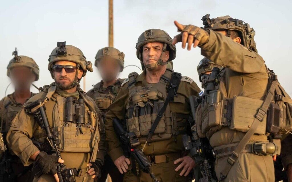הרמטכ"ל החדש אייל זמיר ביקר חיילים ברפיח, 18 במרץ 2025 (צילום: דובר צה"ל) הרמטכ"ל החדש אייל זמיר ביקר חיילים ברפיח, 18 במרץ 2025 (צילום: דובר צה"ל)