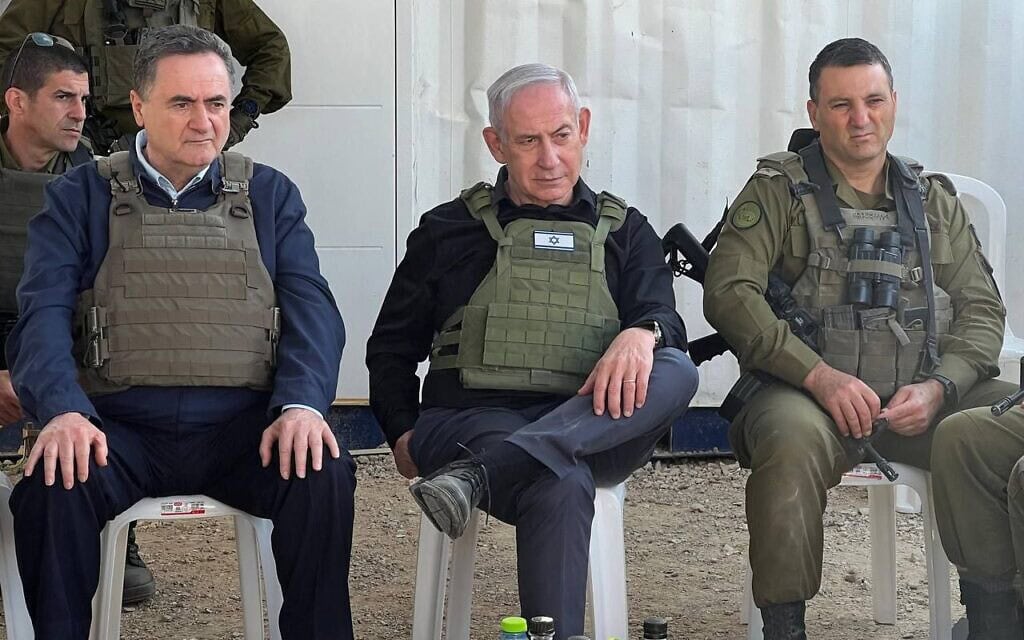 ראש הממשלה בנימין נתניהו ביקר בצפון רצועת עזה, 15 באפריל 2025 (צילום: דוברות רה"מ) ראש הממשלה בנימין נתניהו ביקר בצפון רצועת עזה, 15 באפריל 2025 (צילום: דוברות רה"מ)