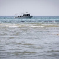חיפושים אחרי האדם שנעדר לאחר שהותקף על ידי כריש בחוף בחדרה, 22 באפריל 2025 (צילום: טל גל/פלאש90) חיפושים אחרי האדם שנעדר לאחר שהותקף על ידי כריש בחוף בחדרה, 22 באפריל 2025 (צילום: טל גל/פלאש90)