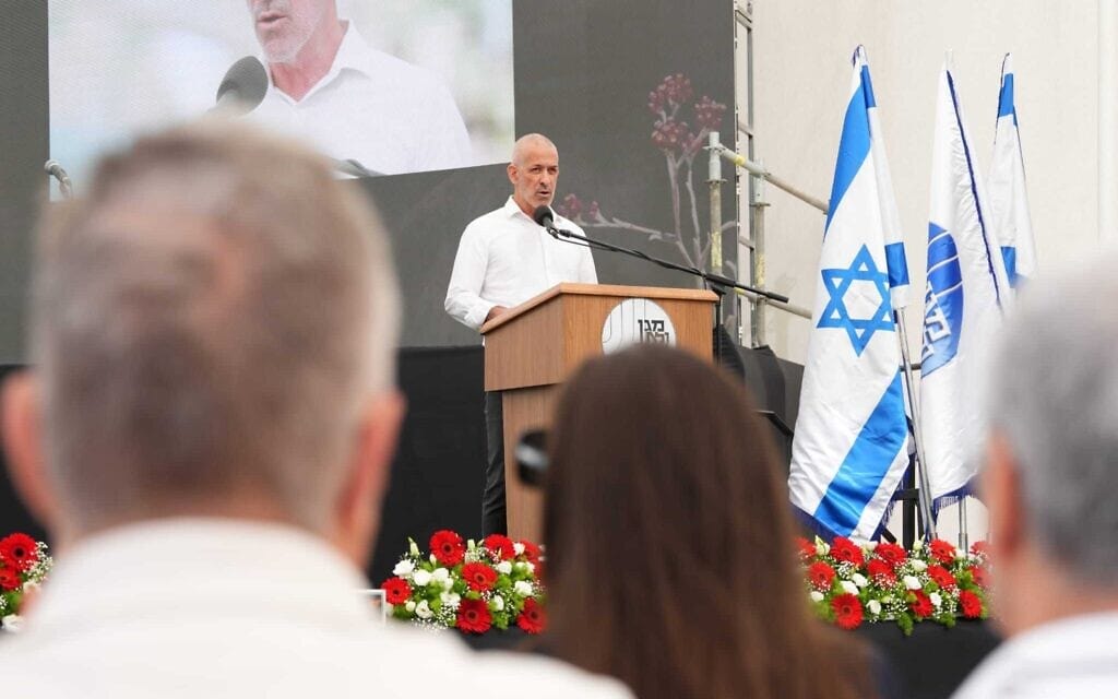 ראש שב״כ רונן בר נואם ביום הזיכרון. 30 באפריל 2025 (צילום: דוברות שב״כ) ראש שב״כ רונן בר נואם ביום הזיכרון. 30 באפריל 2025 (צילום: דוברות שב״כ)