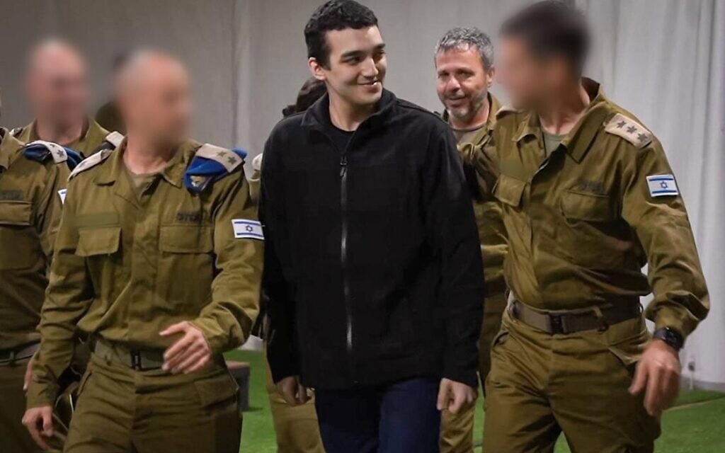 עידן אלכסנדר בנקודת הקליטה הראשונית ברעים, 12 במאי 2025 (צילום: דובר צה״ל) עידן אלכסנדר בנקודת הקליטה הראשונית ברעים, 12 במאי 2025 (צילום: דובר צה״ל)