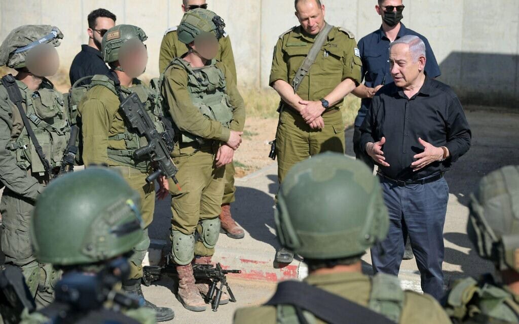 נתניהו ביקר באימון של חטיבה 5 (חטיבת מילואים) במרכז לאימוני יבשה (מל״י) בצאלים, 8 במאי 2025 (צילום: מעיין טואף/ לע״מ) נתניהו ביקר באימון של חטיבה 5 (חטיבת מילואים) במרכז לאימוני יבשה (מל״י) בצאלים, 8 במאי 2025 (צילום: מעיין טואף/ לע״מ)