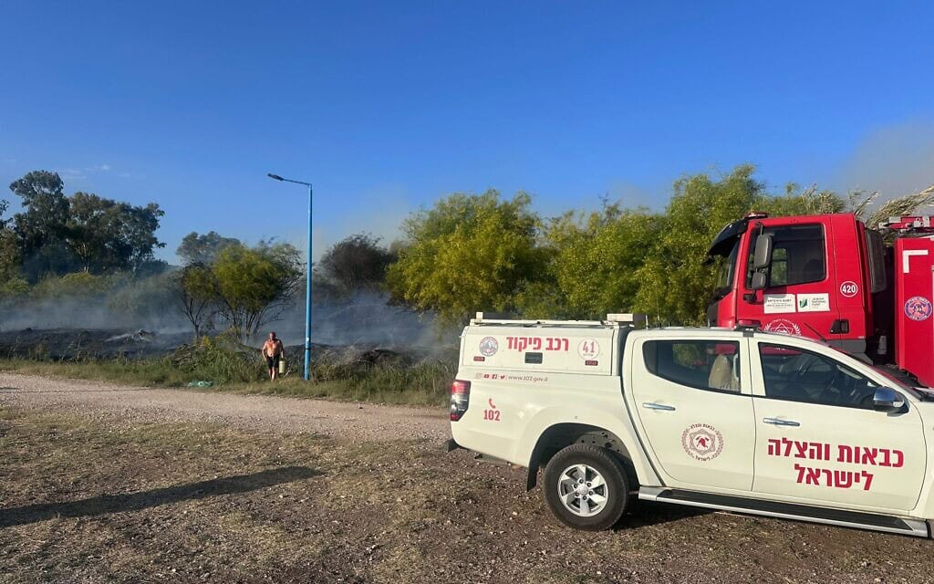 שרפה פרצה בשטח פתוח בכינרת, סמוך לחוף דוגית, 2 במאי 2025 שרפה פרצה בשטח פתוח בכינרת, סמוך לחוף דוגית, 2 במאי 2025