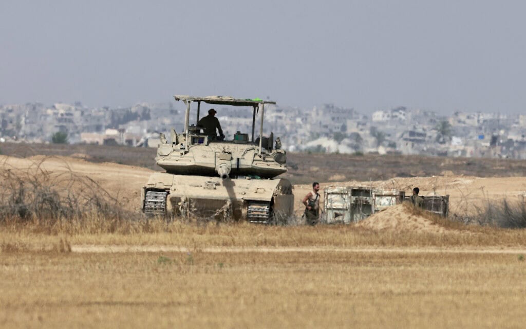 כוחות צה"ל בגבול עזה, 19 במאי 2025 (צילום: Menahem KAHANA / AFP) כוחות צה"ל בגבול עזה, 19 במאי 2025 (צילום: Menahem KAHANA / AFP)