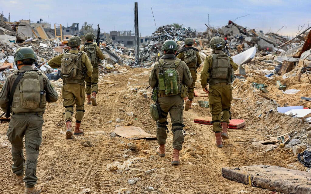 חיילים בבית לאהיא בדרום רצועת עזה. 28 בנובמבר 2024 (צילום: אורן כהן/פלאש90) חיילים בבית לאהיא בדרום רצועת עזה. 28 בנובמבר 2024 (צילום: אורן כהן/פלאש90)