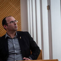 ח"כ שמחה רוטמן בבית המשפט העליון בדיון על ערעורו של יונתן אוריך על הארכת מעצרו בפרשת "קטאר-גייט", 9 במאי 2025