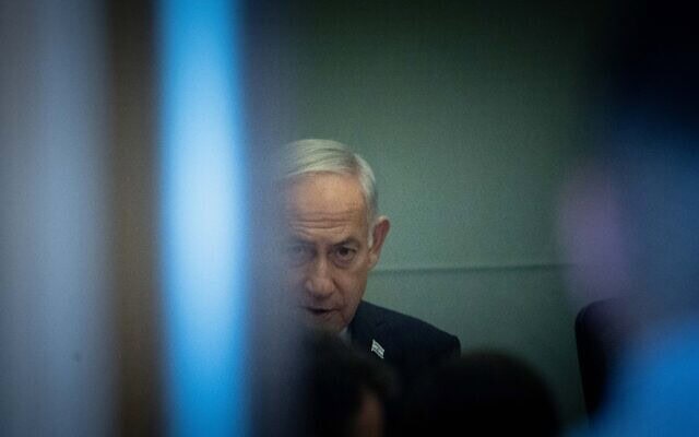 ראש הממשלה בנימין נתניהו בישיבה של ועדת החוץ והביטחון בכנסת, 11 במאי 2025 (צילום: יונתן זינדל/פלאש90) ראש הממשלה בנימין נתניהו בישיבה של ועדת החוץ והביטחון בכנסת, 11 במאי 2025 (צילום: יונתן זינדל/פלאש90)