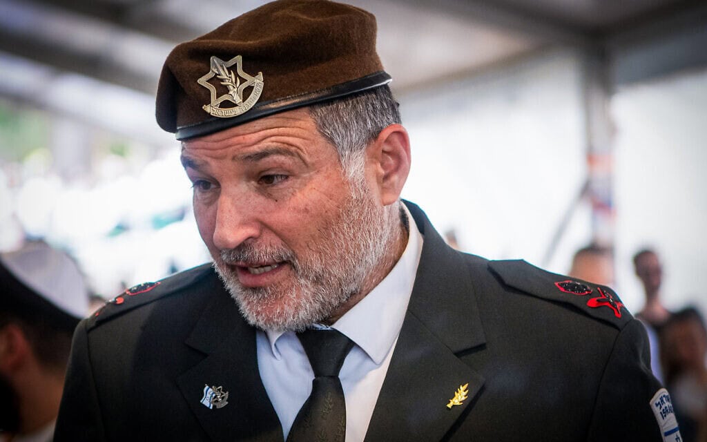 דוד זיני בהר הרצל בירושלים ביום הזיכרון לחללי מערכות ישראל ולחללי פעולות האיבה, 30 באפריל 2025 (צילום: אריה לייב אברמס/פלאש90) דוד זיני בהר הרצל בירושלים ביום הזיכרון לחללי מערכות ישראל ולחללי פעולות האיבה, 30 באפריל 2025 (צילום: אריה לייב אברמס/פלאש90)