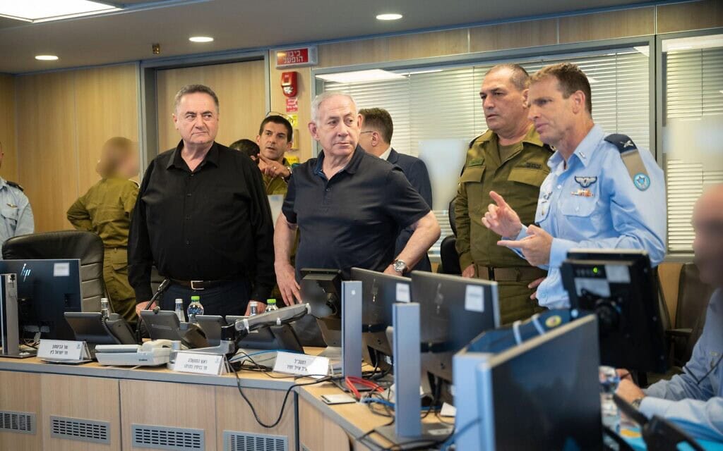 ראש הממשלה בנימין נתניהו, שר הביטחון ישראל כץ והרמטכ"ל רב-אלוף אייל זמיר, 16 במאי 2025 (צילום: שירה קינן / משרד הביטחון) ראש הממשלה בנימין נתניהו, שר הביטחון ישראל כץ והרמטכ"ל רב-אלוף אייל זמיר, 16 במאי 2025 (צילום: שירה קינן / משרד הביטחון)