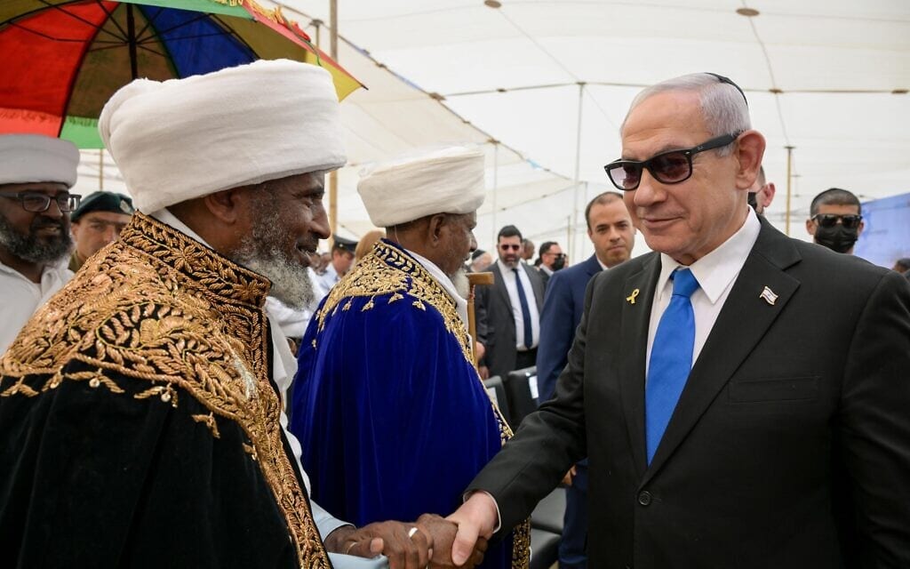 ראש הממשלה בנימין נתניהו בטקס לבני העדה האתיופית שנספו בדרכם לישראל. 26 במאי 2025 (צילום: מעיין טואף/ לע״מ) ראש הממשלה בנימין נתניהו בטקס לבני העדה האתיופית שנספו בדרכם לישראל. 26 במאי 2025 (צילום: מעיין טואף/ לע״מ)