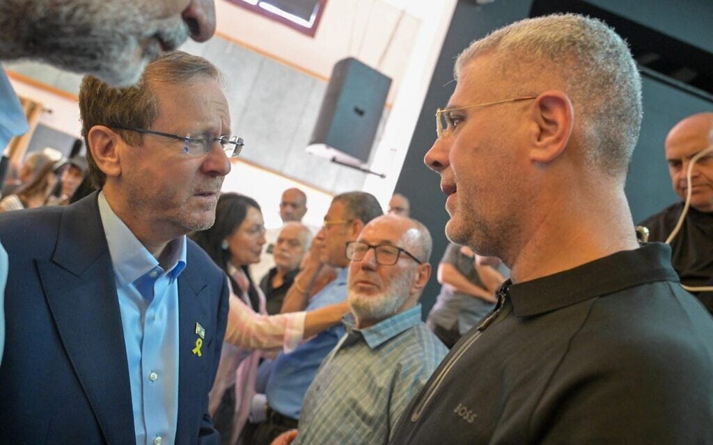 הנשיא יצחק הרצוג בביקור בטמרה. 18 ביוני 2025 (צילום: קובי גדעון/לע״מ) הנשיא יצחק הרצוג בביקור בטמרה. 18 ביוני 2025 (צילום: קובי גדעון/לע״מ)