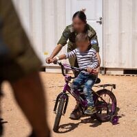 פתיחת המתקן הקדמי הנייד למיון וטיפול בפצועים בסוריה. יולי 2025 (צילום: דובר צה פתיחת המתקן הקדמי הנייד למיון וטיפול בפצועים בסוריה. יולי 2025 (צילום: דובר צה