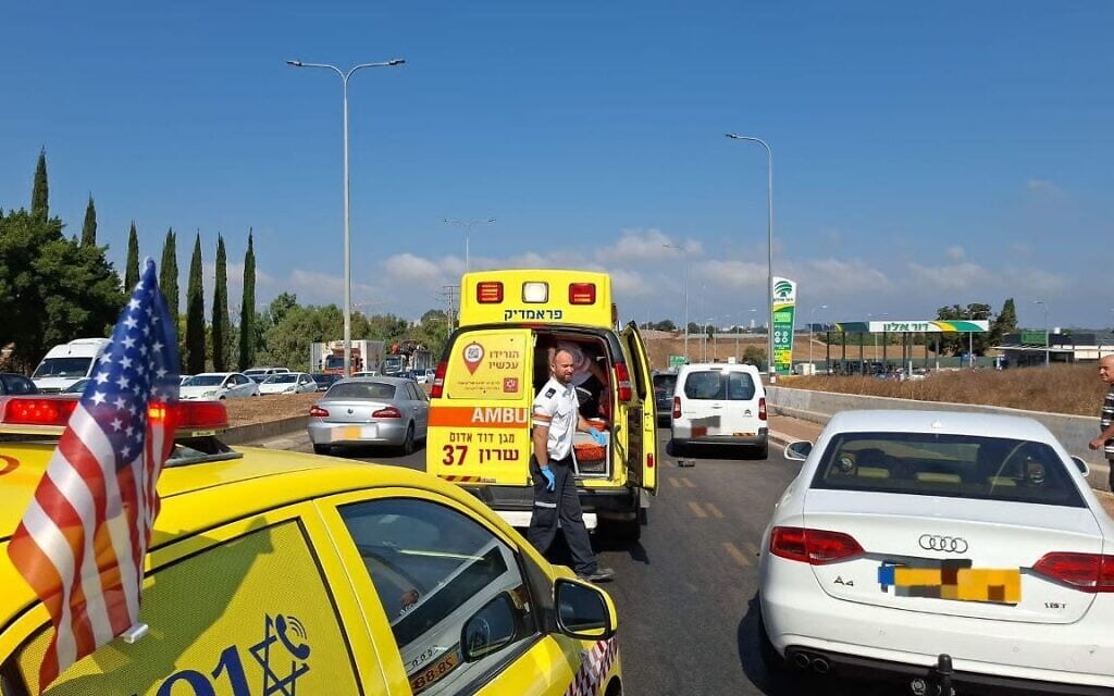 זירת פיגוע הדריסה ליד כפר יונה. 24 ביולי 2025 (צילום: דוברות מד״א ) זירת פיגוע הדריסה ליד כפר יונה. 24 ביולי 2025 (צילום: דוברות מד״א )