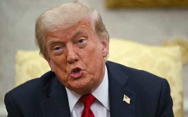 דונלד טראמפ בבית הלבן, 14 ביולי 2025 (צילום: ANDREW CABALLERO-REYNOLDS / AFP) דונלד טראמפ בבית הלבן, 14 ביולי 2025 (צילום: ANDREW CABALLERO-REYNOLDS / AFP)