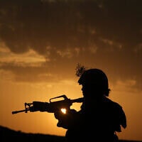 אילוסטרציה: לוחמת צה"ל (צילום: אביר סולטן/פלאש90) אילוסטרציה: לוחמת צה"ל (צילום: אביר סולטן/פלאש90)