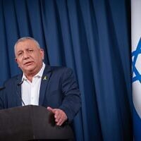 גדי איזנקוט במסיבת עיתונאים לאחר שפרש מהמחנה הממלכתי, 1 ביולי 2025