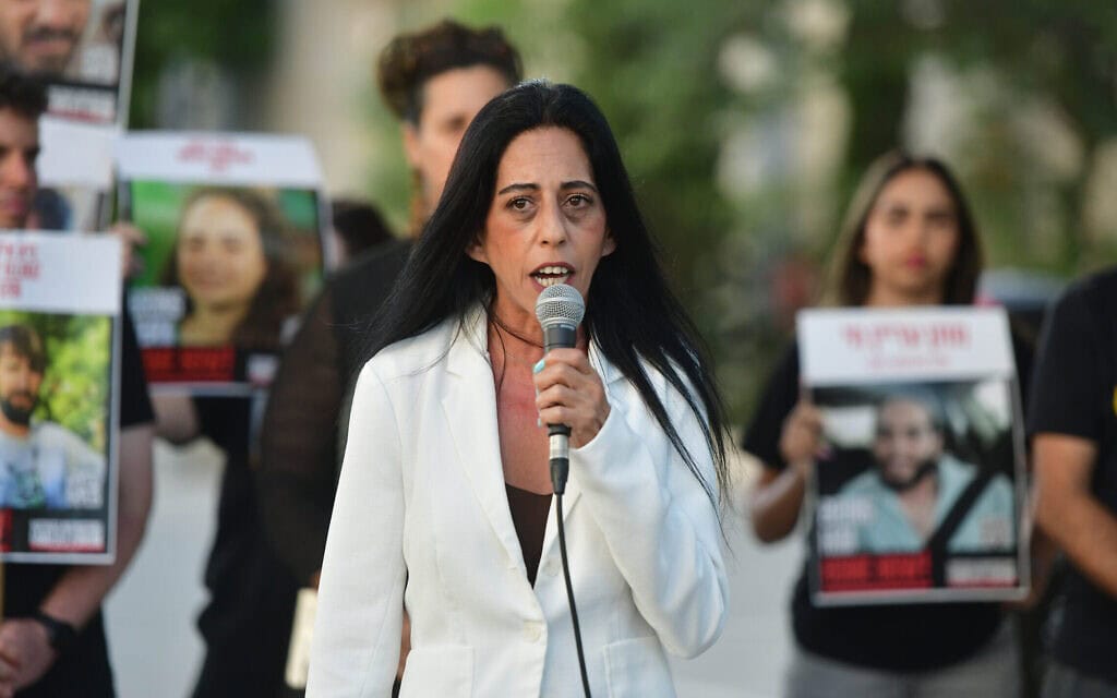 עינב צנגאוקר בהצהרה השבועית ליד הקריה. 5 ביולי 2025 (צילום: אבשלום ששוני/פלאש90) עינב צנגאוקר בהצהרה השבועית ליד הקריה. 5 ביולי 2025 (צילום: אבשלום ששוני/פלאש90)