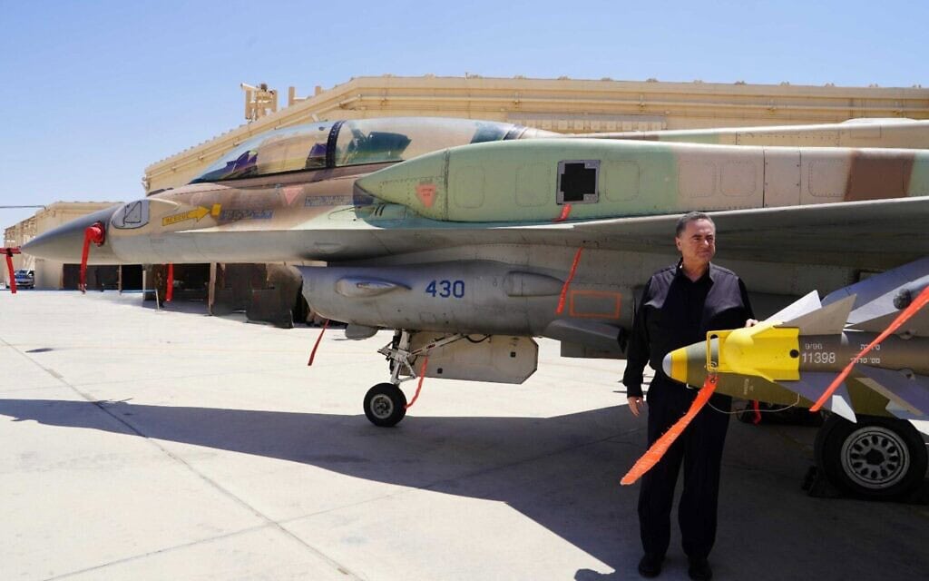 שר הביטחון ישראל כ"ץ ביקר בבסיס חיל האוויר רמון, 27 ביולי 2025 (צילום: אריאל חרמוני, משרד הביטחון) שר הביטחון ישראל כ"ץ ביקר בבסיס חיל האוויר רמון, 27 ביולי 2025 (צילום: אריאל חרמוני, משרד הביטחון)