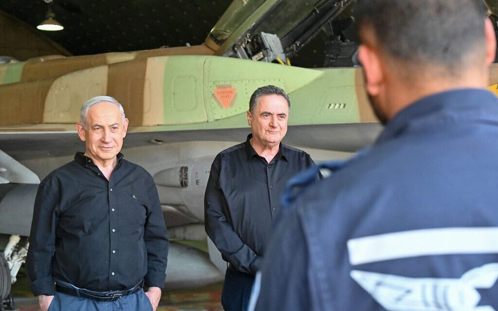 בנימין נתניהו וישראל כ״ץ בבסיס חיל האוויר רמון, 27 ביולי 2025 (צילום: קובי גדעון/ לע״מ) בנימין נתניהו וישראל כ״ץ בבסיס חיל האוויר רמון, 27 ביולי 2025 (צילום: קובי גדעון/ לע״מ)