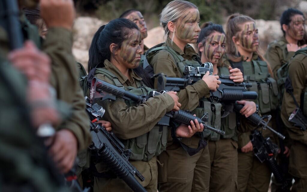 גיבוש לוחמות לשירות ביחידת יהל״ם (צילום: דובר צה"ל) גיבוש לוחמות לשירות ביחידת יהל״ם (צילום: דובר צה"ל)