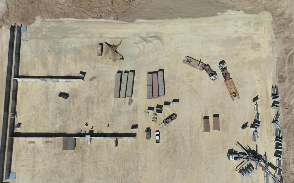 עבודות להקמת שני מרכזי חלוקת סיוע נוספים בדרום עזה, אוגוסט 2025 (צילום: דובר צה"ל) עבודות להקמת שני מרכזי חלוקת סיוע נוספים בדרום עזה, אוגוסט 2025 (צילום: דובר צה"ל)