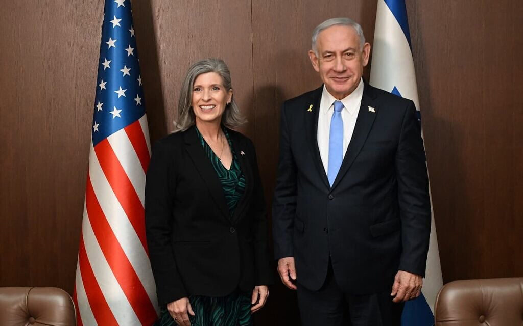 בנימין נתניהו וחברת הקונגרס האמריקאית ג׳וני ארנסט, 25 באוגוסט 2025 (צילום: חיים צח/ לע״מ) בנימין נתניהו וחברת הקונגרס האמריקאית ג׳וני ארנסט, 25 באוגוסט 2025 (צילום: חיים צח/ לע״מ)