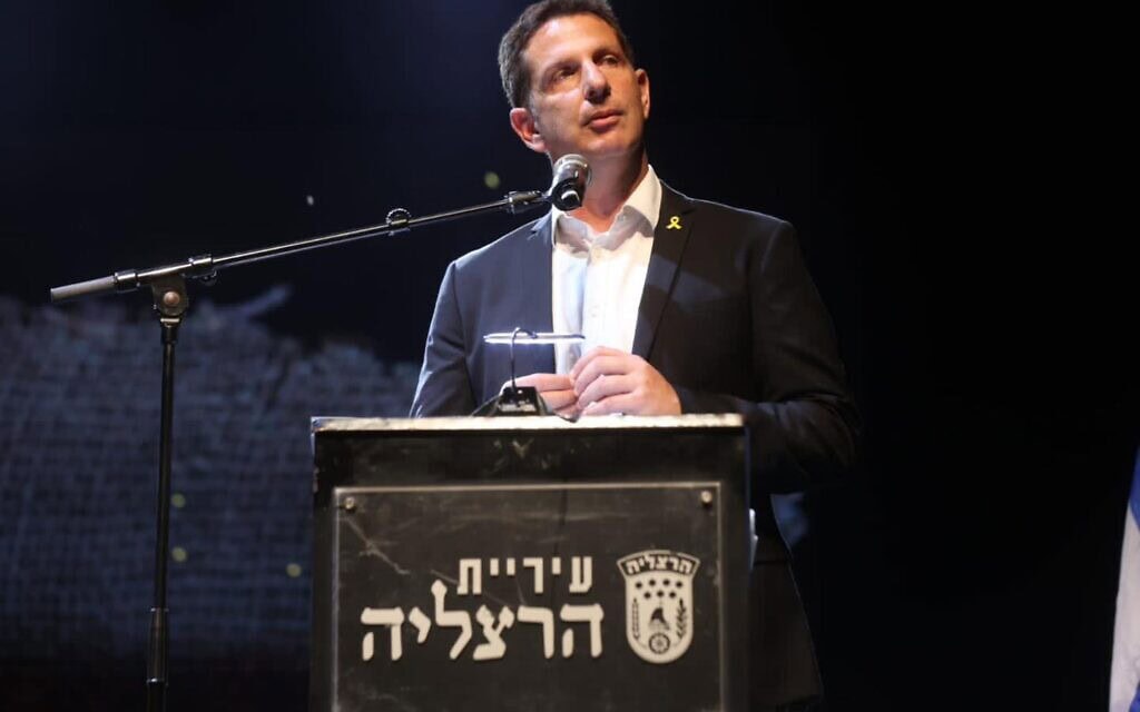 ראש עיריית הרצליה יריב פישר (צילום: מתוך עמוד הפייסבוק הרשמי של יריב פישר)