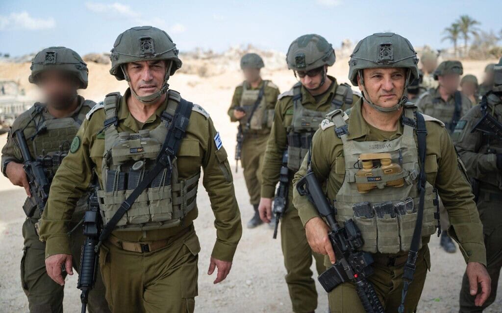 הרמטכ"ל אייל זמיר בפיקוד דרום לקראת הרחבת המלחמה בעזה. 17 באוגוסט 2025 (צילום: דובר צה