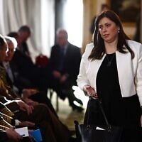 שגרירת ישראל לבריטניה, ציפי חוטובלי, בבית לנקסטר שבלונדון, 15 בינואר 2024 (צילום: HENRY NICHOLLS / AFP) שגרירת ישראל לבריטניה, ציפי חוטובלי, בבית לנקסטר שבלונדון, 15 בינואר 2024 (צילום: HENRY NICHOLLS / AFP)