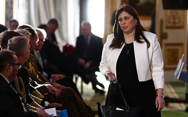 שגרירת ישראל לבריטניה, ציפי חוטובלי, בבית לנקסטר שבלונדון, 15 בינואר 2024 (צילום: HENRY NICHOLLS / AFP) שגרירת ישראל לבריטניה, ציפי חוטובלי, בבית לנקסטר שבלונדון, 15 בינואר 2024 (צילום: HENRY NICHOLLS / AFP)