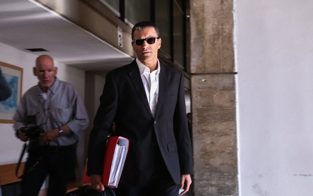 שופט בית משפט השלום בראשון לציון מנחם מזרחי, 15 בדצמבר 2015 (צילום: פלאש90) שופט בית משפט השלום בראשון לציון מנחם מזרחי, 15 בדצמבר 2015 (צילום: פלאש90)