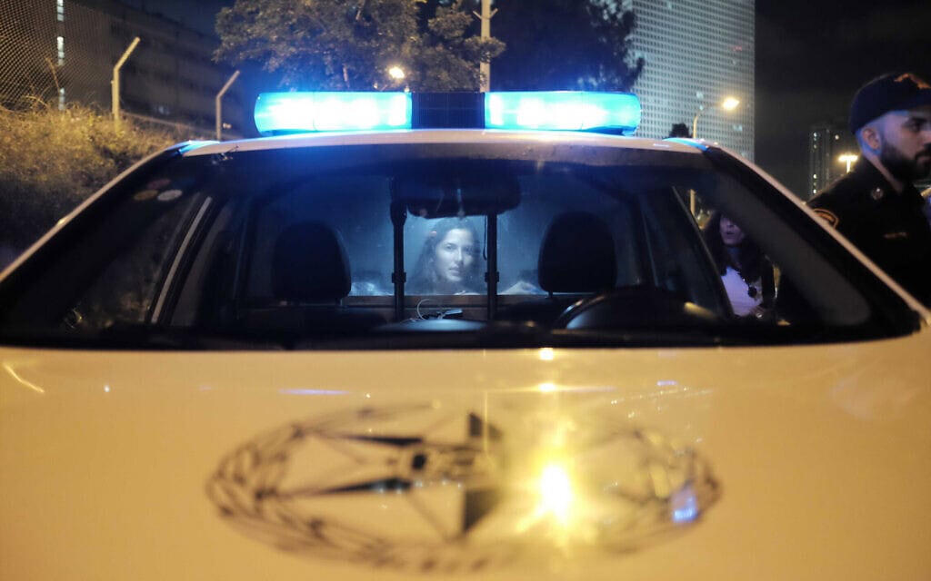 אילוסטרציה: ניידת משטרה (צילום: תומר נויברג/פלאש90) אילוסטרציה: ניידת משטרה (צילום: תומר נויברג/פלאש90)