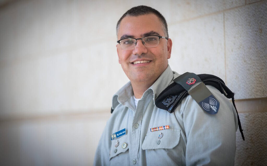 אביחי אדרעי במשרד החוץ בירושלים, 6 בספטמבר 2017 (צילום: יונתן זינדל/פלאש90) אביחי אדרעי במשרד החוץ בירושלים, 6 בספטמבר 2017 (צילום: יונתן זינדל/פלאש90)