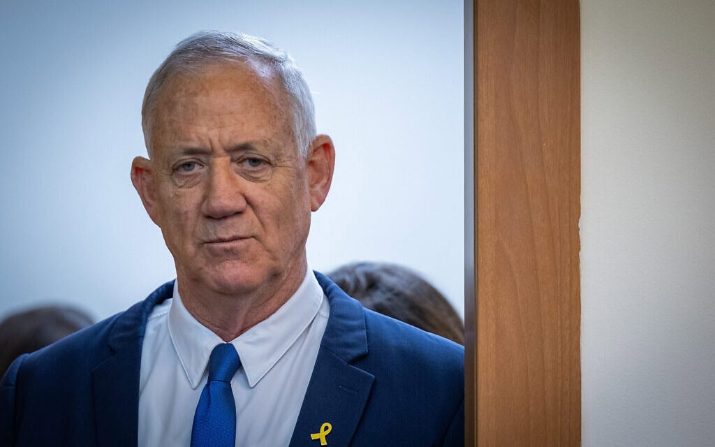 בני גנץ בישיבת סיעת כחול-לבן בכנסת, 26 במאי 2025 (צילום: נועם רבקין פנטון/פלאש90) בני גנץ בישיבת סיעת כחול-לבן בכנסת, 26 במאי 2025 (צילום: נועם רבקין פנטון/פלאש90)