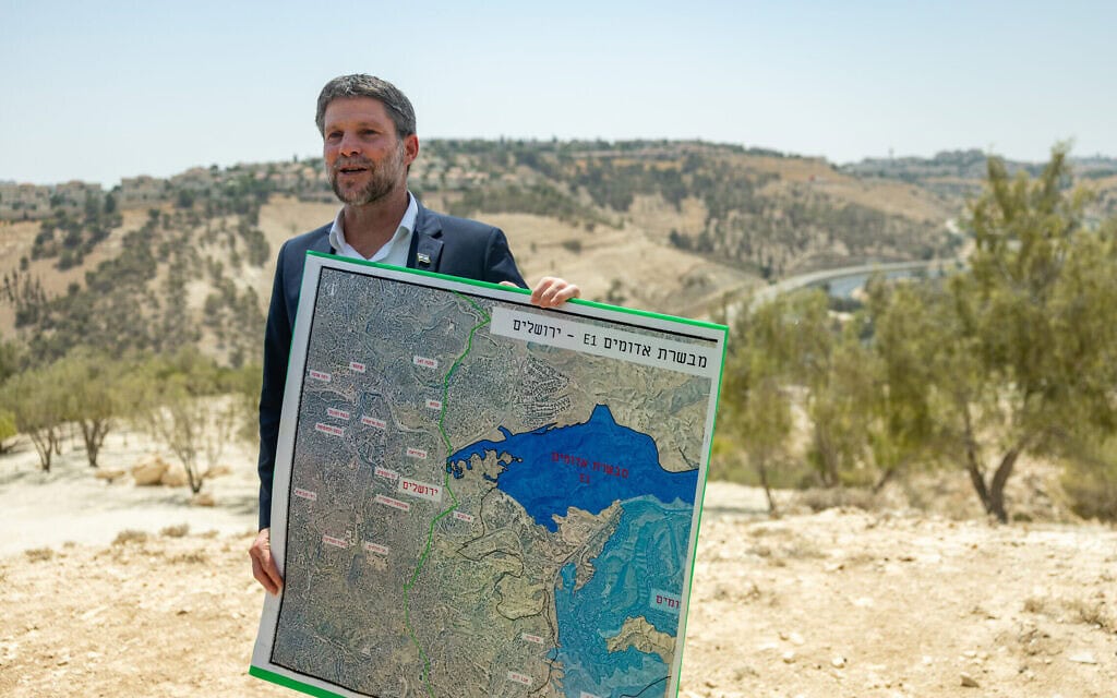 בצלאל סמוטריץ' במעלה אדומים, 14 באוגוסט 2025 (צילום: יונתן זינדל/פלאש90) בצלאל סמוטריץ' במעלה אדומים, 14 באוגוסט 2025 (צילום: יונתן זינדל/פלאש90)