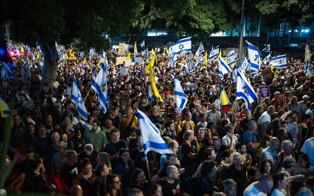 מאות אלפי מפגינים בעד השבת החטופים בתל אביב, 17 באוגוסט 2025 (צילום: אריק מרמור/פלאש90) מאות אלפי מפגינים בעד השבת החטופים בתל אביב, 17 באוגוסט 2025 (צילום: אריק מרמור/פלאש90)