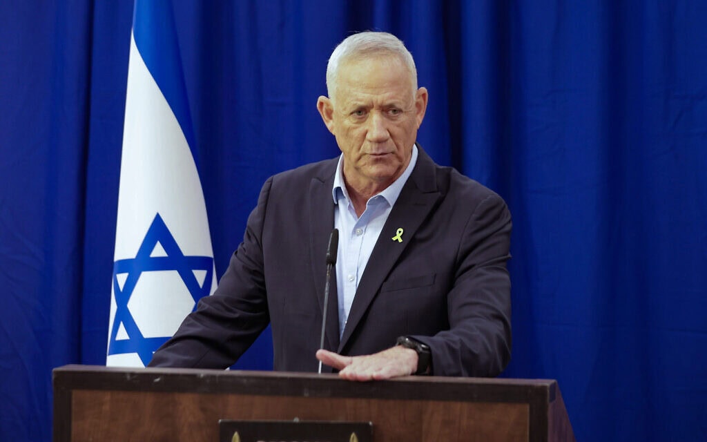 ח"כ בני גנץ בהצהרה לתקשורת, 23 באוגוסט 2025 (צילום: טל גל/פלאש90)