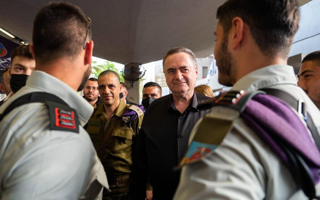 שר הביטחון ישראל כ״ץ בביקור בלשכת הגיוס בתל השומר. 10 באוגוסט 2025 (צילום: אריאל חרמוני, משרד הביטחון) שר הביטחון ישראל כ״ץ בביקור בלשכת הגיוס בתל השומר. 10 באוגוסט 2025 (צילום: אריאל חרמוני, משרד הביטחון)