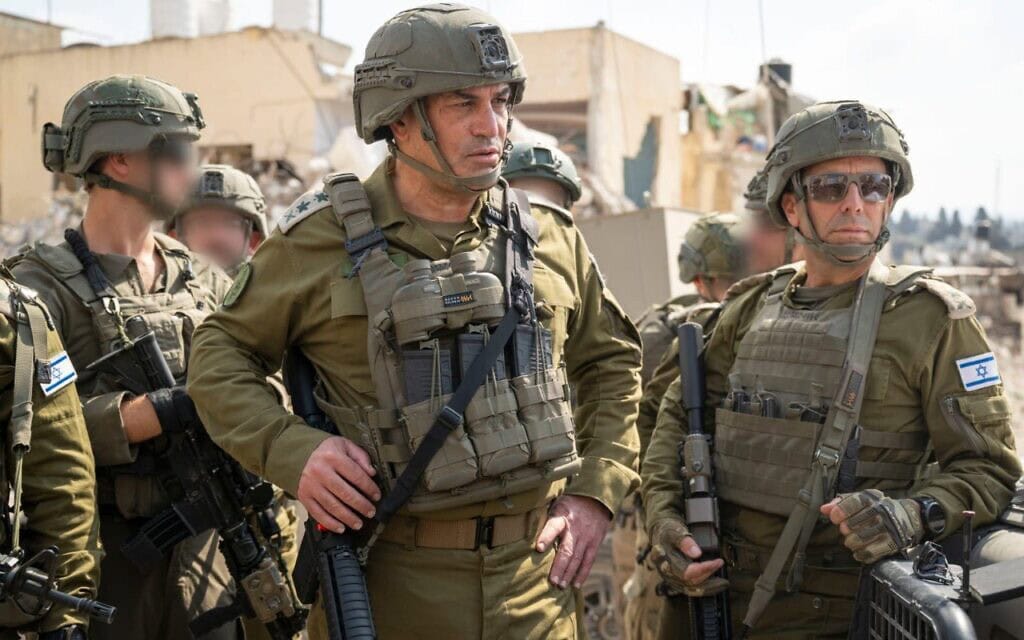 הרמטכ"ל אייל זמיר בסיור בגדה המערבית, 22 באוגוסט 2025 (צילום: דובר צה"ל) הרמטכ"ל אייל זמיר בסיור בגדה המערבית, 22 באוגוסט 2025 (צילום: דובר צה"ל)