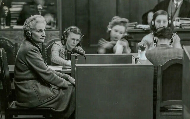 חנה זולף על דוכן העדים במשפטי נירנברג, 1947
