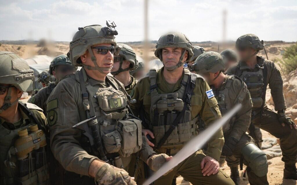 הרמטכ״ל רא״ל אייל זמיר בביקור באוגדה 98. 16 בספטמבר 2025 (צילום: דובר צה״ל ) הרמטכ״ל רא״ל אייל זמיר בביקור באוגדה 98. 16 בספטמבר 2025 (צילום: דובר צה״ל )