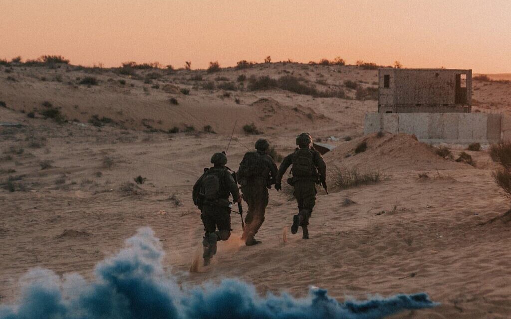 חיילי עוצבת האש (אוגדה 98) מתאמנים לקראת פעילותם ברצועת עזה; התמונה נמסרה על ידי הצבא ב-16 בספטמבר 2025 (צילום: צה"ל) חיילי עוצבת האש (אוגדה 98) מתאמנים לקראת פעילותם ברצועת עזה; התמונה נמסרה על ידי הצבא ב-16 בספטמבר 2025 (צילום: צה"ל)