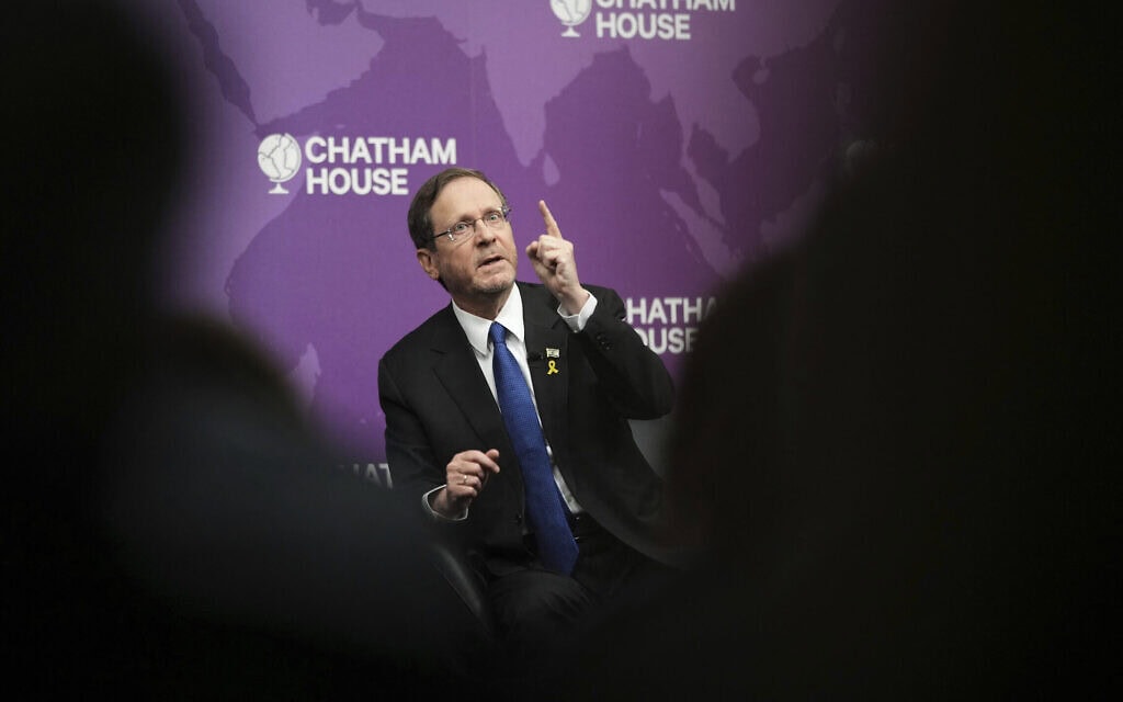 הנשיא יצחק הרצוג בצ’טהאם האוס בלונדון, 10 בספטמבר 2025 (צילום: Alastair Grant / POOL / AFP) הנשיא יצחק הרצוג בצ’טהאם האוס בלונדון, 10 בספטמבר 2025 (צילום: Alastair Grant / POOL / AFP)