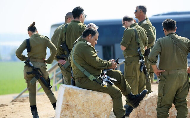 חיילים בדרום הארץ, 28 בינואר 2025; למצולמים אין קשר לדיווח (צילום: משה שי/פלאש90) חיילים בדרום הארץ, 28 בינואר 2025; למצולמים אין קשר לדיווח (צילום: משה שי/פלאש90)