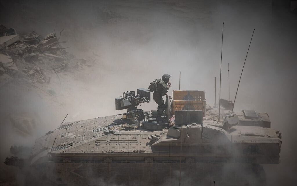 כוח של צה"ל סמוך למדינת חמד שבחאן יונס, בדרום רצועת עזה, 4 בספטמבר 2025 (צילום: יונתן זינדל/פלאש90) כוח של צה"ל סמוך למדינת חמד שבחאן יונס, בדרום רצועת עזה, 4 בספטמבר 2025 (צילום: יונתן זינדל/פלאש90)