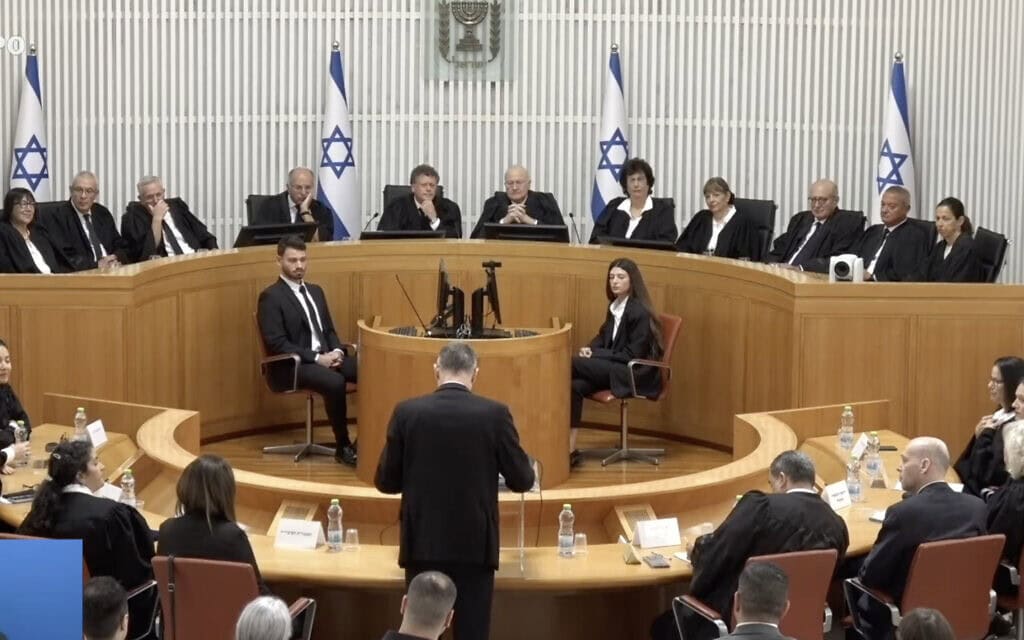 שר המשפטים יריב לוין נואם בפני שופטי בית המשפט העליון באירוע הפרישה של יוסף אלרון, 18 בספטמבר 2025 (צילום: צילום מסך משידור הרשות השופטת) שר המשפטים יריב לוין נואם בפני שופטי בית המשפט העליון באירוע הפרישה של יוסף אלרון, 18 בספטמבר 2025 (צילום: צילום מסך משידור הרשות השופטת)