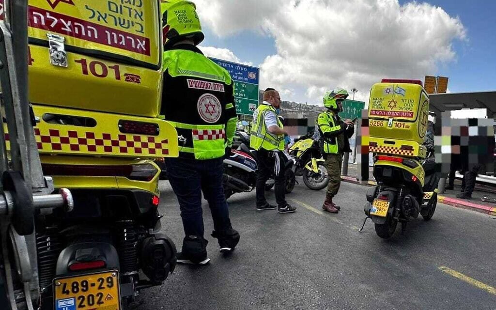 כוחות הצלה בזירת פיגוע ירי בירושלים. 8 בספטמבר 2025 (צילום: דוברות מד״א) כוחות הצלה בזירת פיגוע ירי בירושלים. 8 בספטמבר 2025 (צילום: דוברות מד״א)