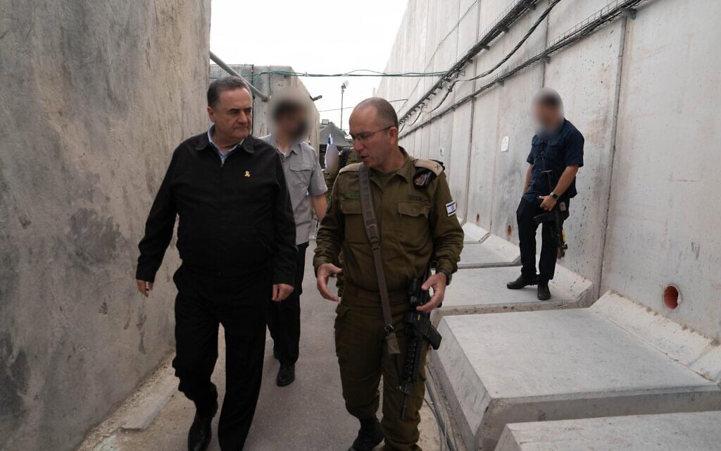 שר הביטחון ישראל כ״ץ בביקור באוגדה 162 לצד המאו״ג תא״ל שגיב דהן, 16 בספטמבר 2025 (צילום: אריאל חרמוני/משרד הביטחון) שר הביטחון ישראל כ״ץ בביקור באוגדה 162 לצד המאו״ג תא״ל שגיב דהן, 16 בספטמבר 2025 (צילום: אריאל חרמוני/משרד הביטחון)