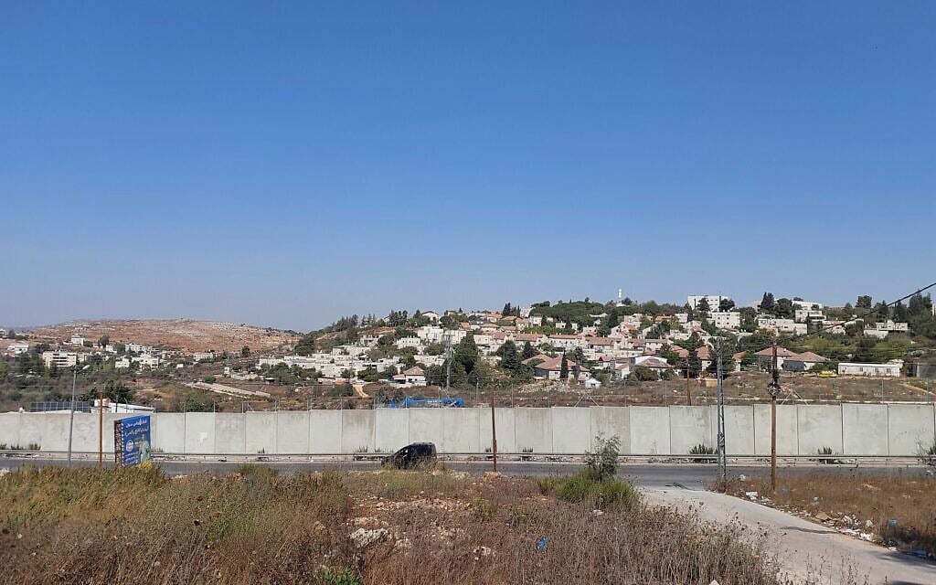 בית אל, מבט מג'ילזון. ספטמבר 2025 (צילום: עומר שרביט) בית אל, מבט מג'ילזון. ספטמבר 2025 (צילום: עומר שרביט)